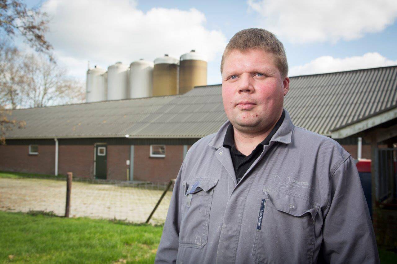 Arjan Veijer is bedrijfsleider bij Nievar, een vermeerderingsbedrijf met 920 zeugen met Deense genetica. 